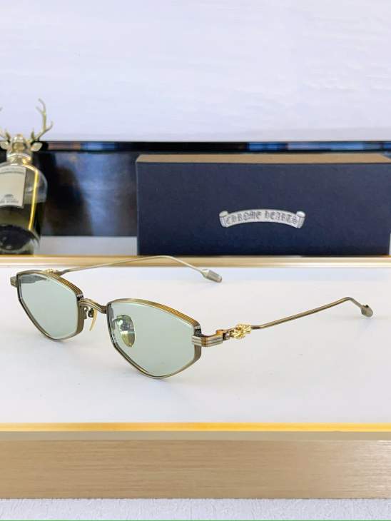 Picture of Chrome Hearts Sunglasses _SKUfw80914576fw